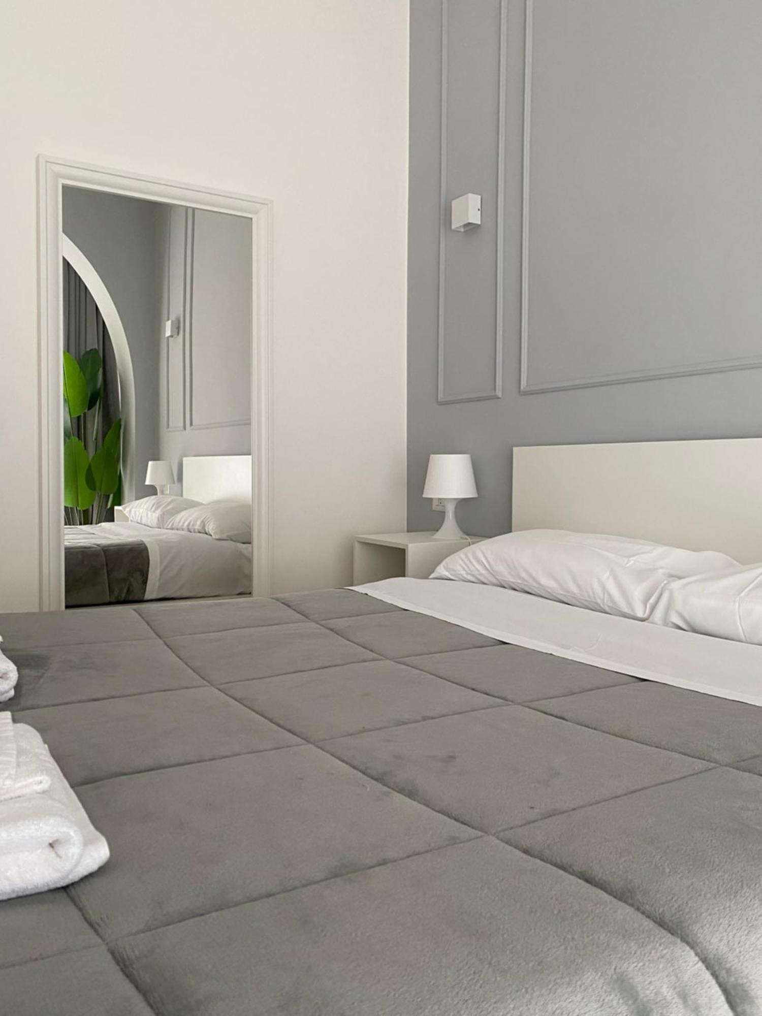 Quintino Sella Rooms Бари Экстерьер фото
